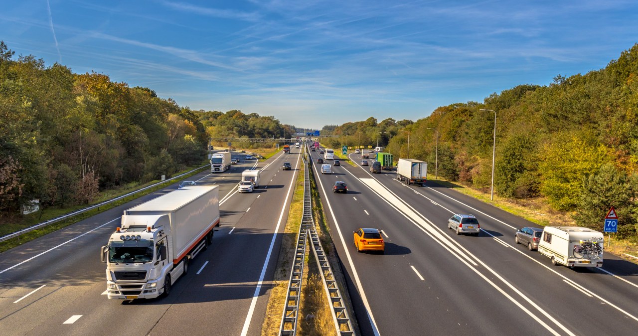 Du Europos kraštai keičia greičio ribas: miestuose lėtins, autostradose greitins