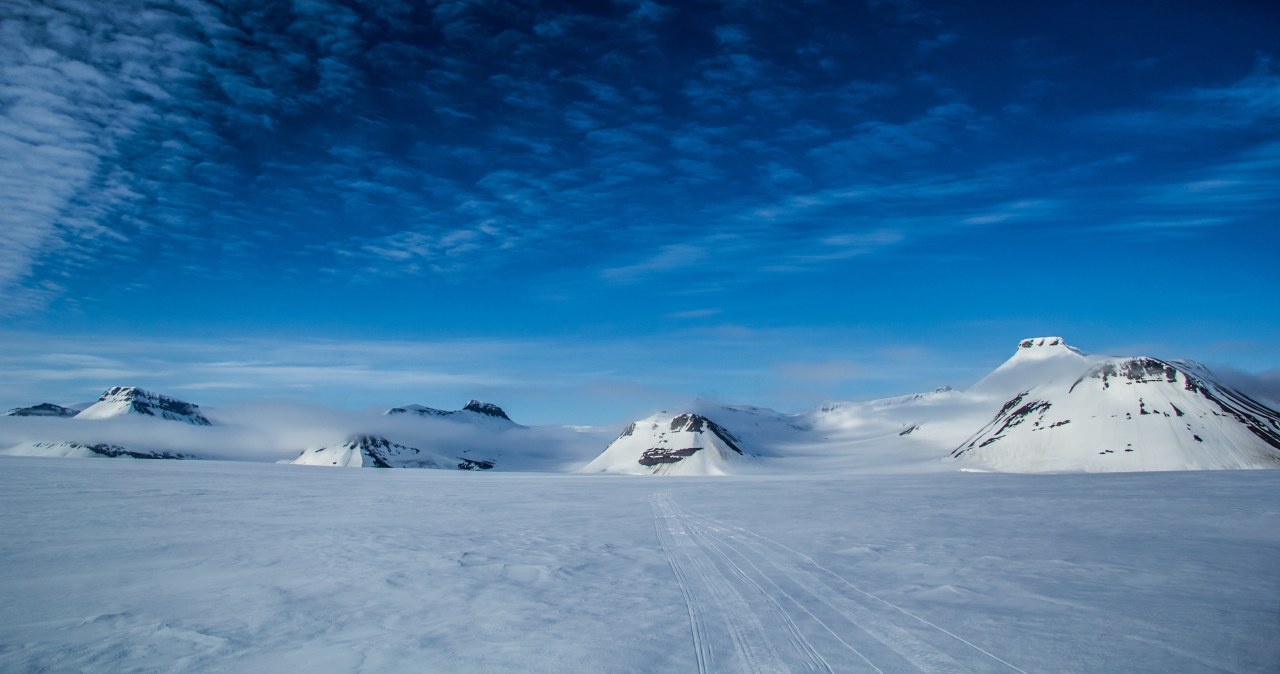 Po Antarktidos ledu aptiktas 100 km gigantas: rožiniai akmenys atskleidė paslaptį