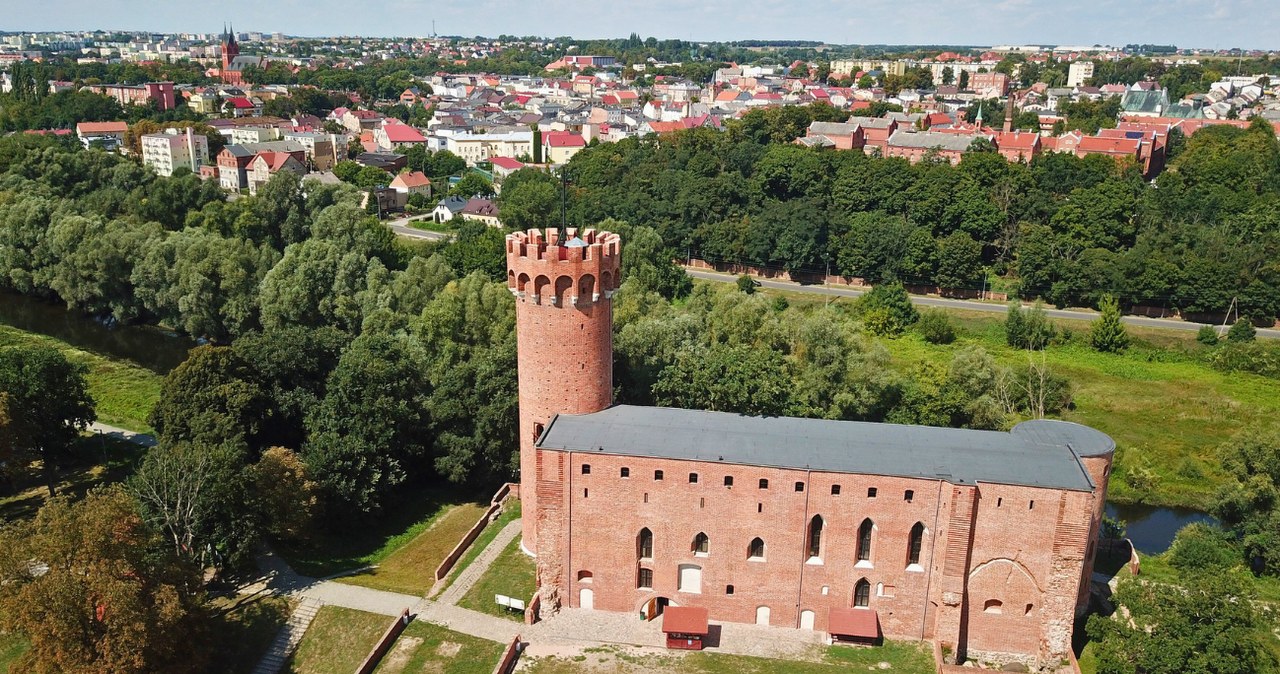 Viduramžių pilis su liftu ir šildymu: „APA Wojciechowski Architekci“ kurs kultūros centrą