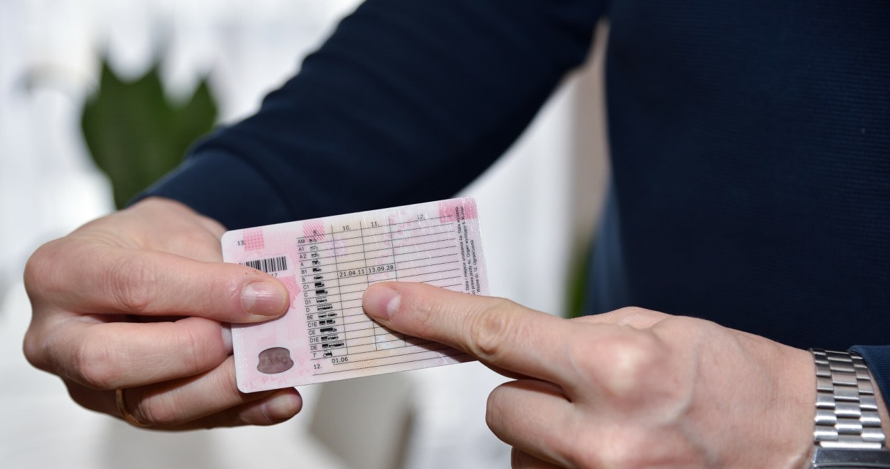 Vairuotojai su senais pažymėjimais sunerimo: privaloma keisti iki 2033-ųjų