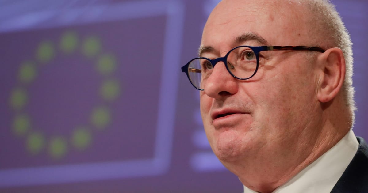 Airija meta kozirį į JT maisto agentūrą: „Phil Hogan“ grįžta į didžiąją politiką