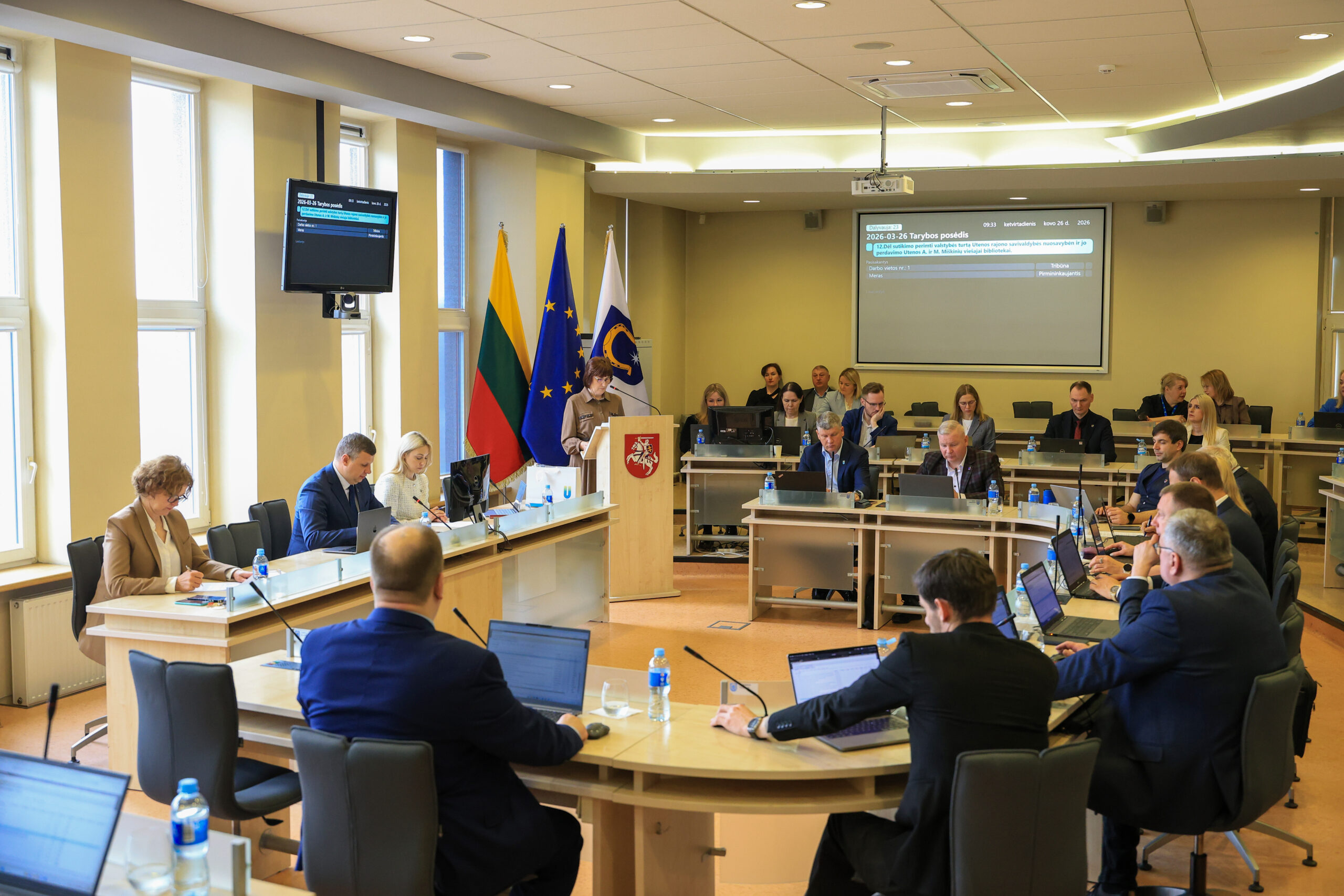Utenos taryba priėmė 25 sprendimus iš karto: kam atiteks parama ir kur keliaus tūkstančiai