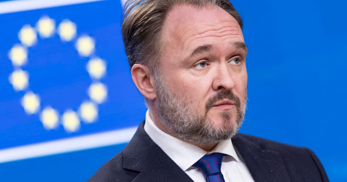 Briuselis siunčia aiškią žinią: europiečiams siūlo mažiau keliauti dėl gresiančio energijos stygiaus