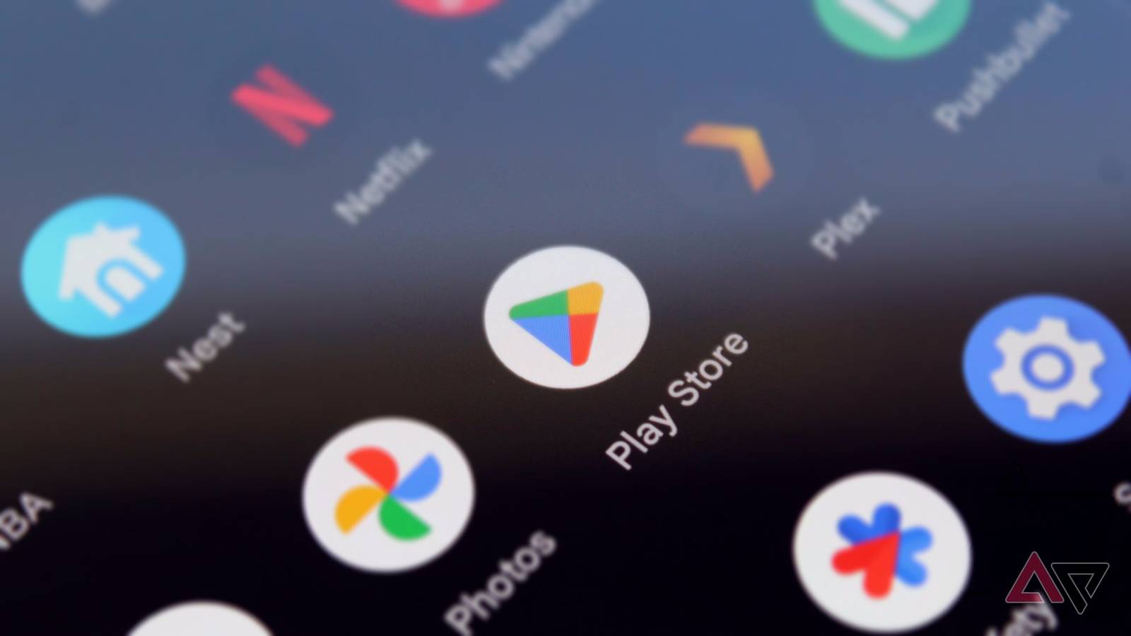 „Google“ žengė pirmą rimtą žingsnį: programėlių diegimas iš šalies netrukus gali smarkiai pasikeisti
