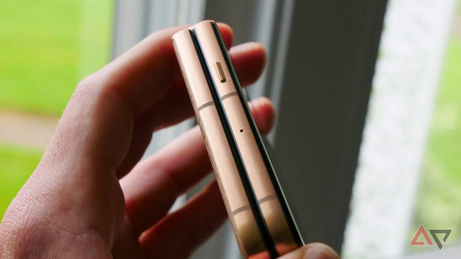 „Motorola“ ruošia naują „Razr Ultra“: vienas menkas pokytis gali nulemti, ar verta laukti
