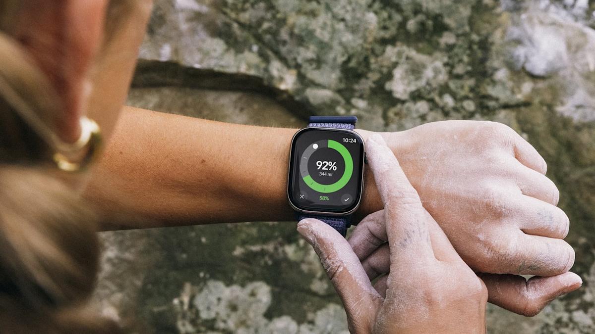 „Rivian“ paleido „Apple Watch“ programėlę: automobilį atrakinsite ir valdysite be telefono