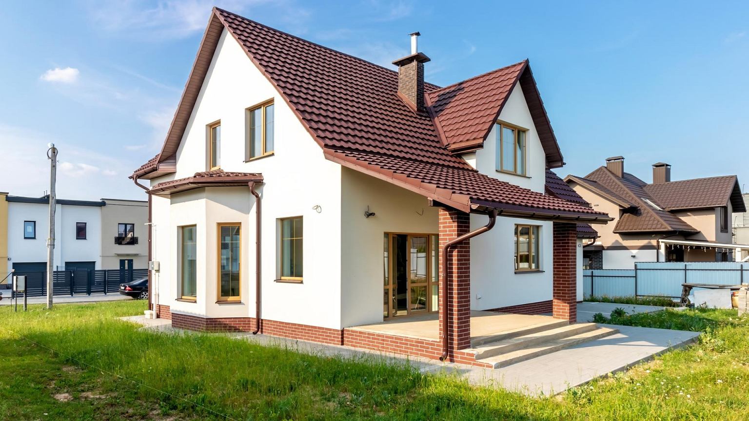 2026 m. fasadų spalvų bumas: architektai vis dažniau renkasi šiuos tonus