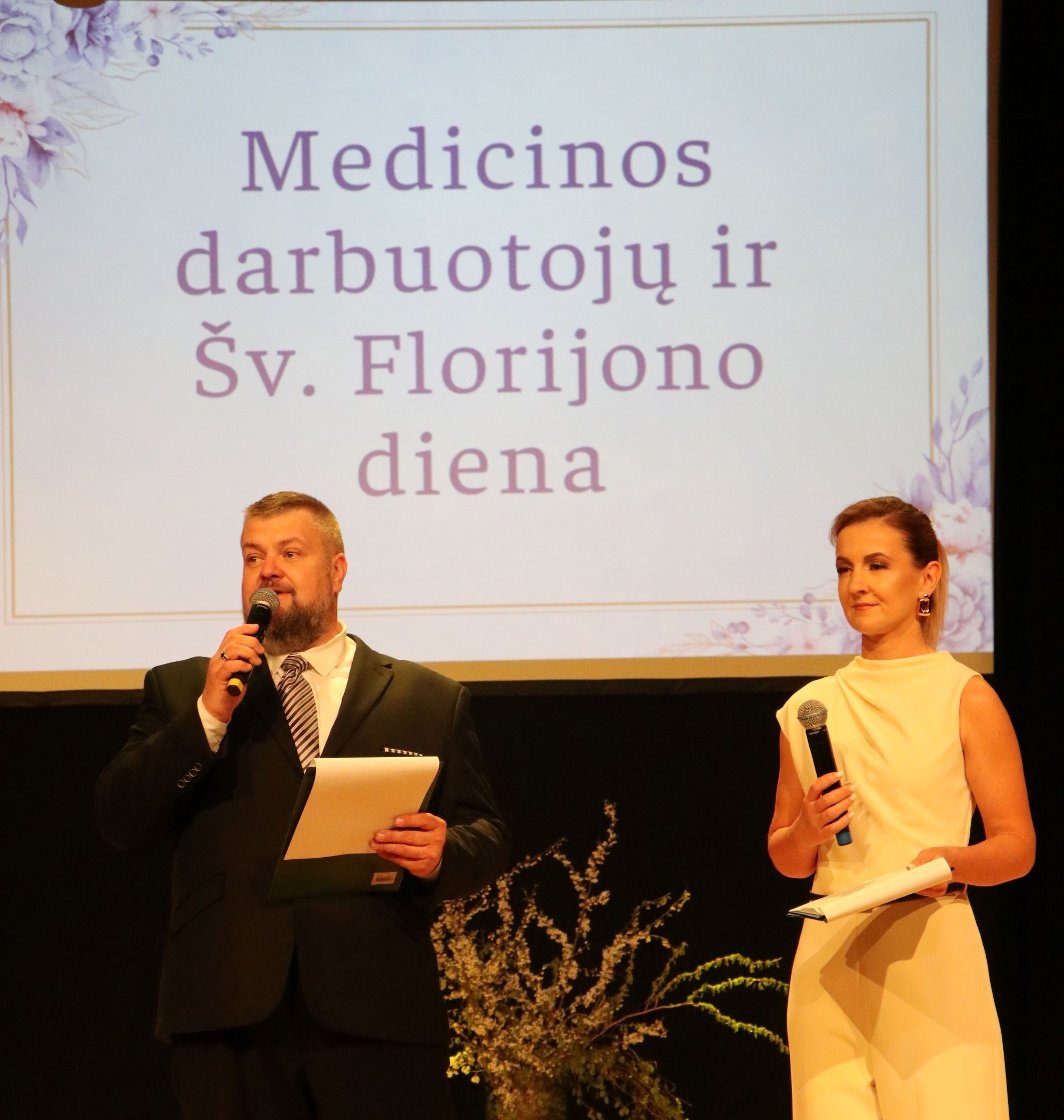 Kalvarijoje pagerbti medikai ir ugniagesiai gelbėtojai: už kasdienį darbą įteiktos padėkos