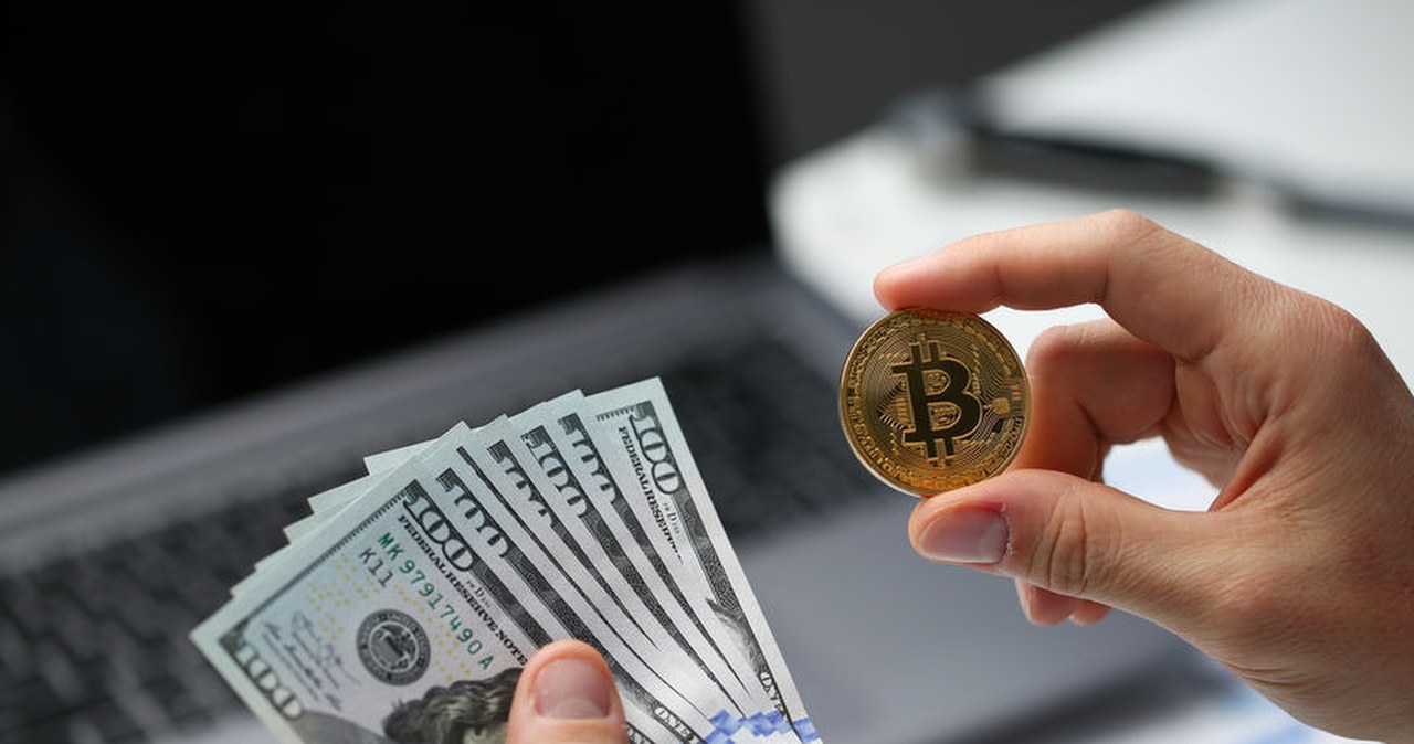 Bitkoinas vėl brangsta: kaina arti 73 000 eurų, o „Strategy“ toliau agresyviai kaupia