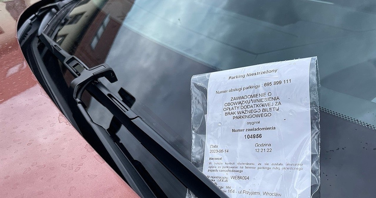 Paliko „baudą“ už parduotuvės aikštelę? Teisininkas paaiškino, kodėl tai ne bauda