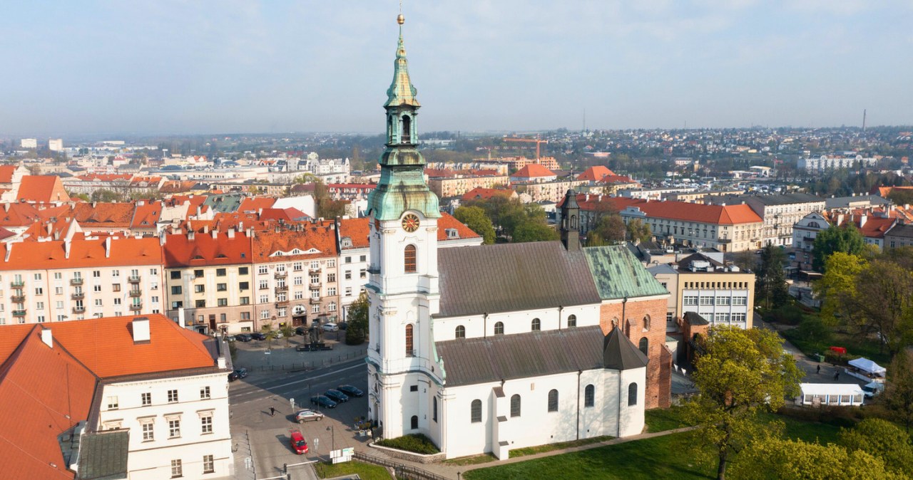 Lenkijos seniausias miestas stebina: 40 tiltų, fortepijonai, lėlės ir net „Grammy“