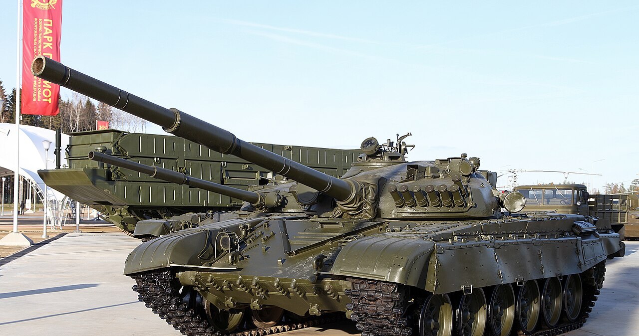 Rusija traukia senus tankus: modernizuos apie 800 T-72A, bet ekspertai įžvelgia rimtą problemą