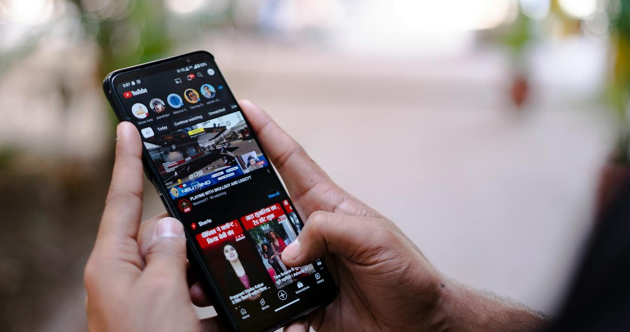 „Google“ YouTube diegia DI pokalbių langą: štai kaip jis parinks vaizdo įrašus ir kam jau veikia