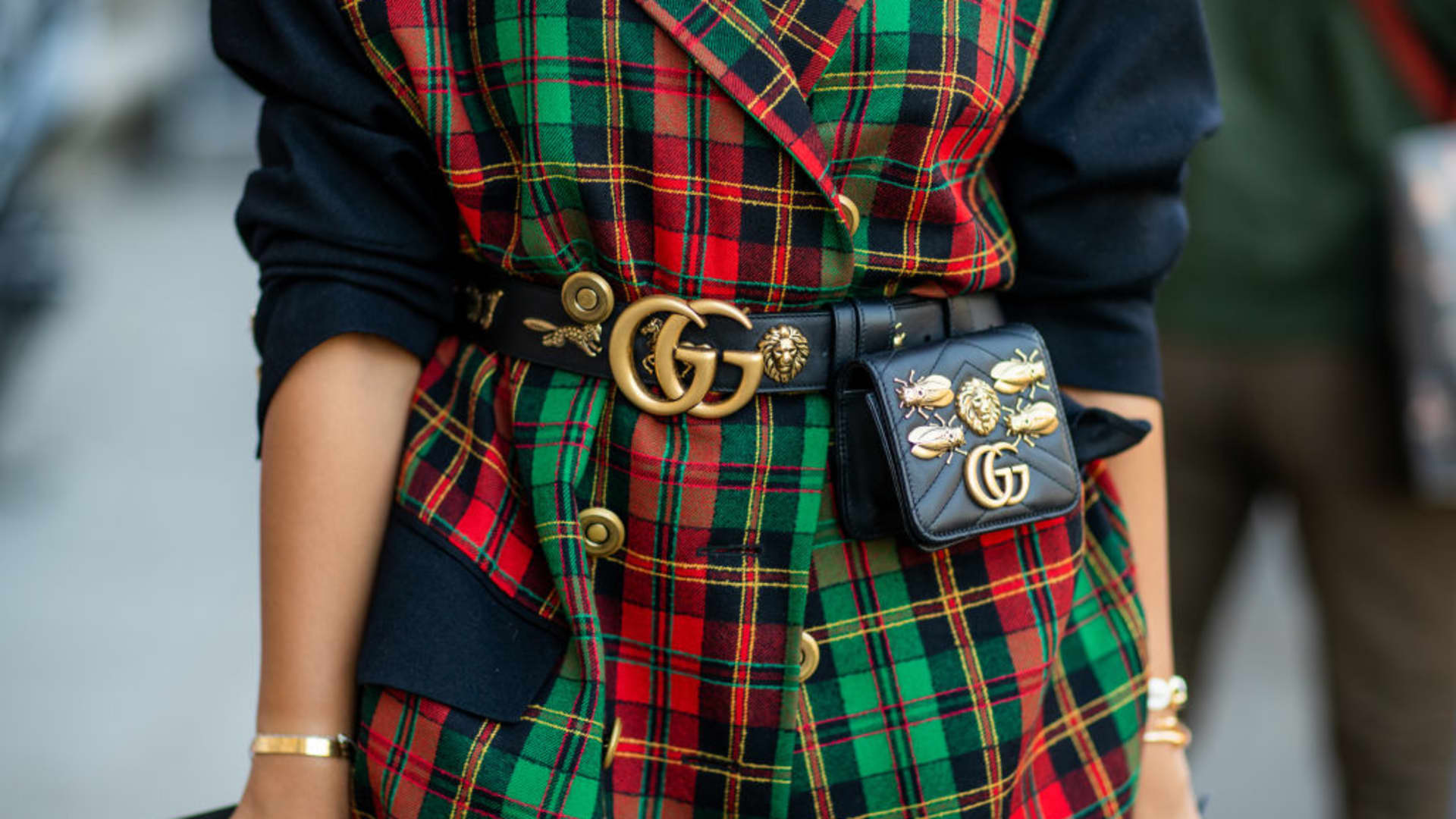 „Kering“ žada dvigubinti pelningumą: kaip gelbės „Gucci“ ir kodėl investuotojai suabejojo