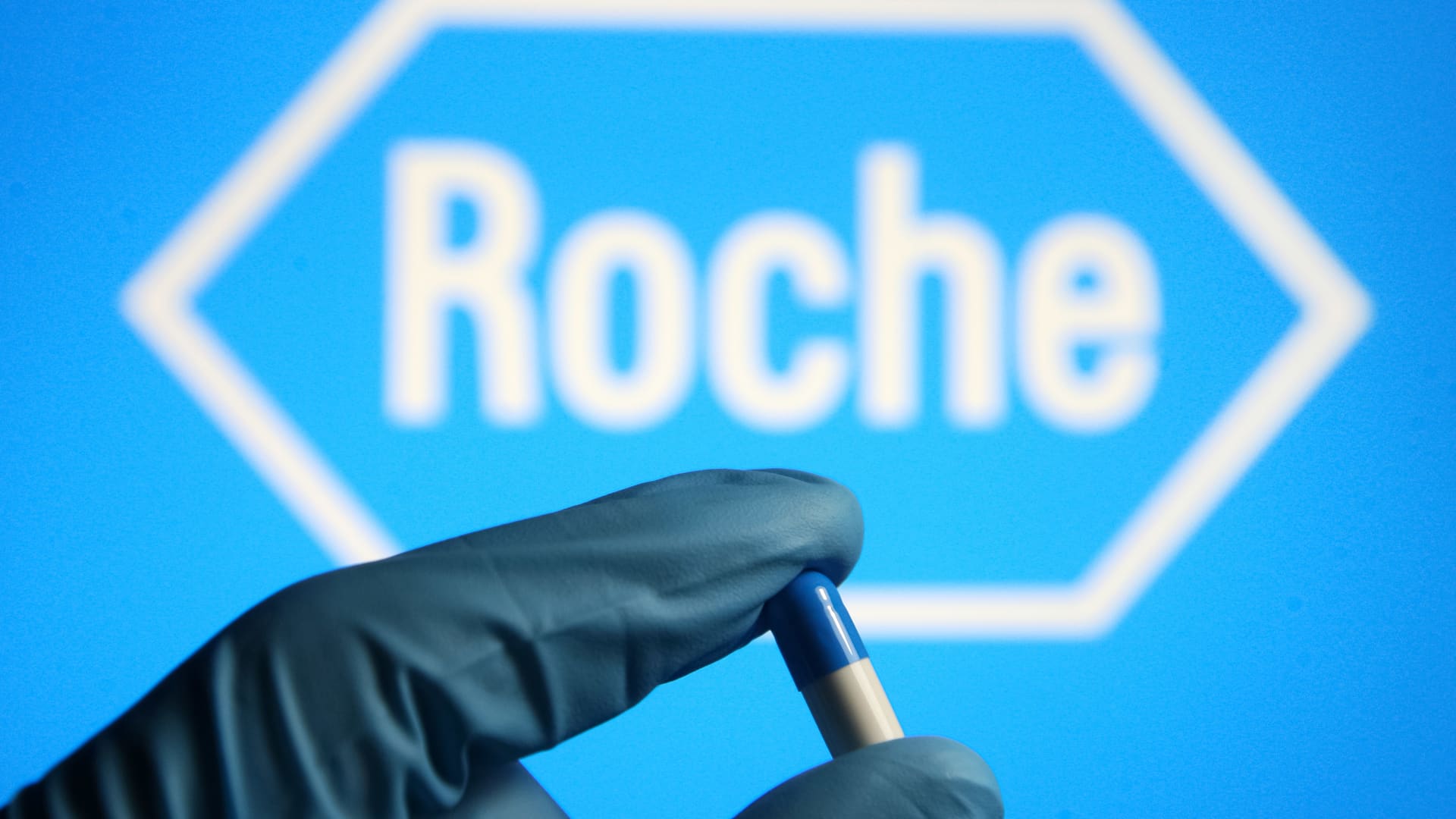 „Roche“ vadovas įspėja: stiprus frankas smukdo pardavimus, bet JAV investicijos tik augs