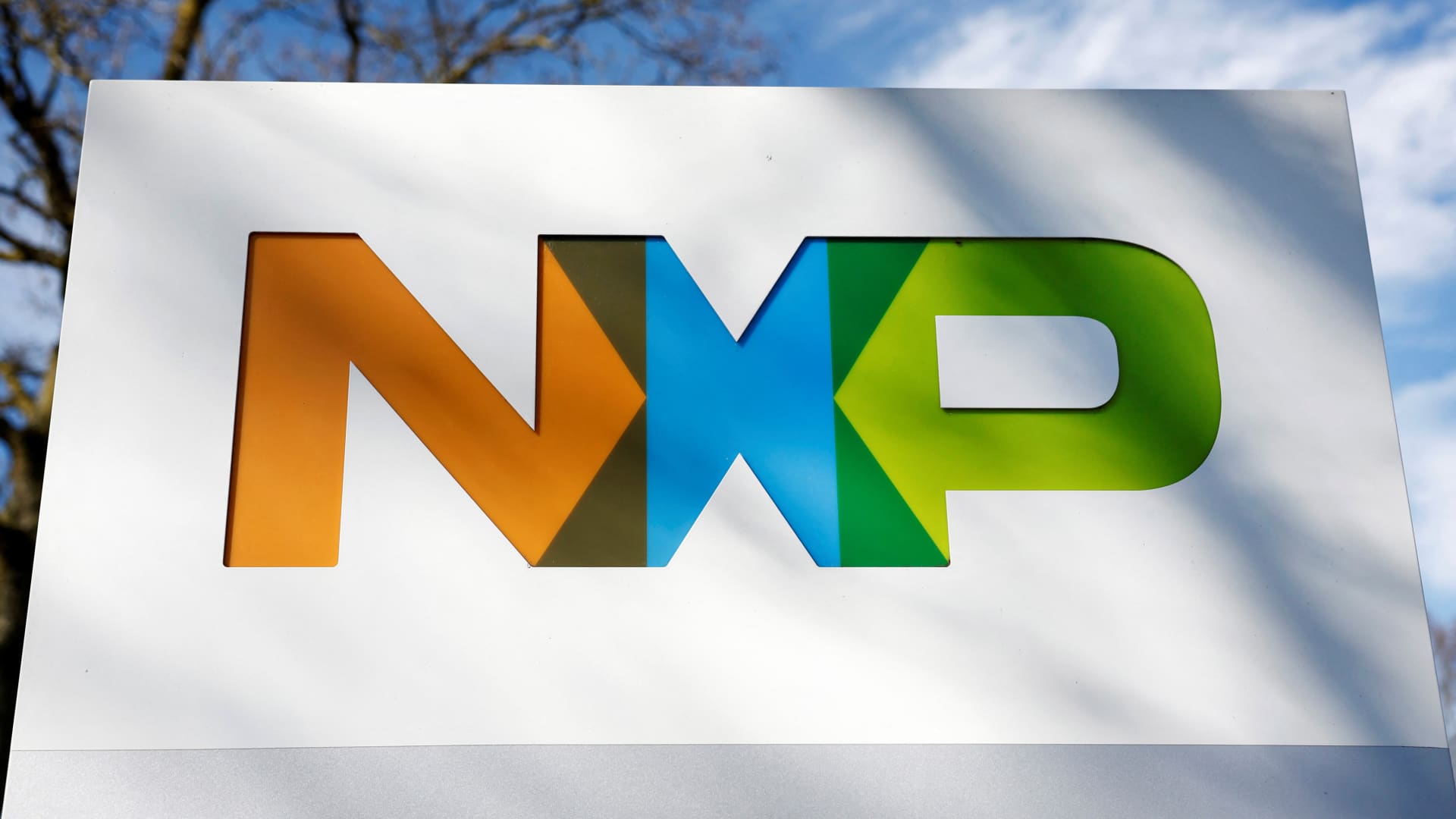 „NXP Semiconductors“ akcijos šovė 26 proc.: rekordas po rezultatų, nustebinusių Volstritą