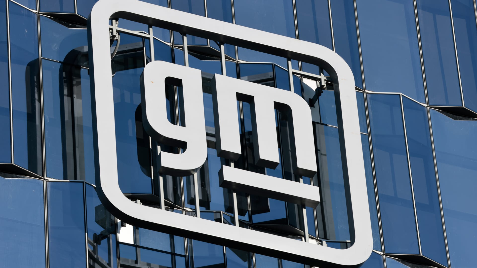 „General Motors“ skelbs rezultatus: Volstritas laukia silpnesnių pajamų, bet prognozės stebimos