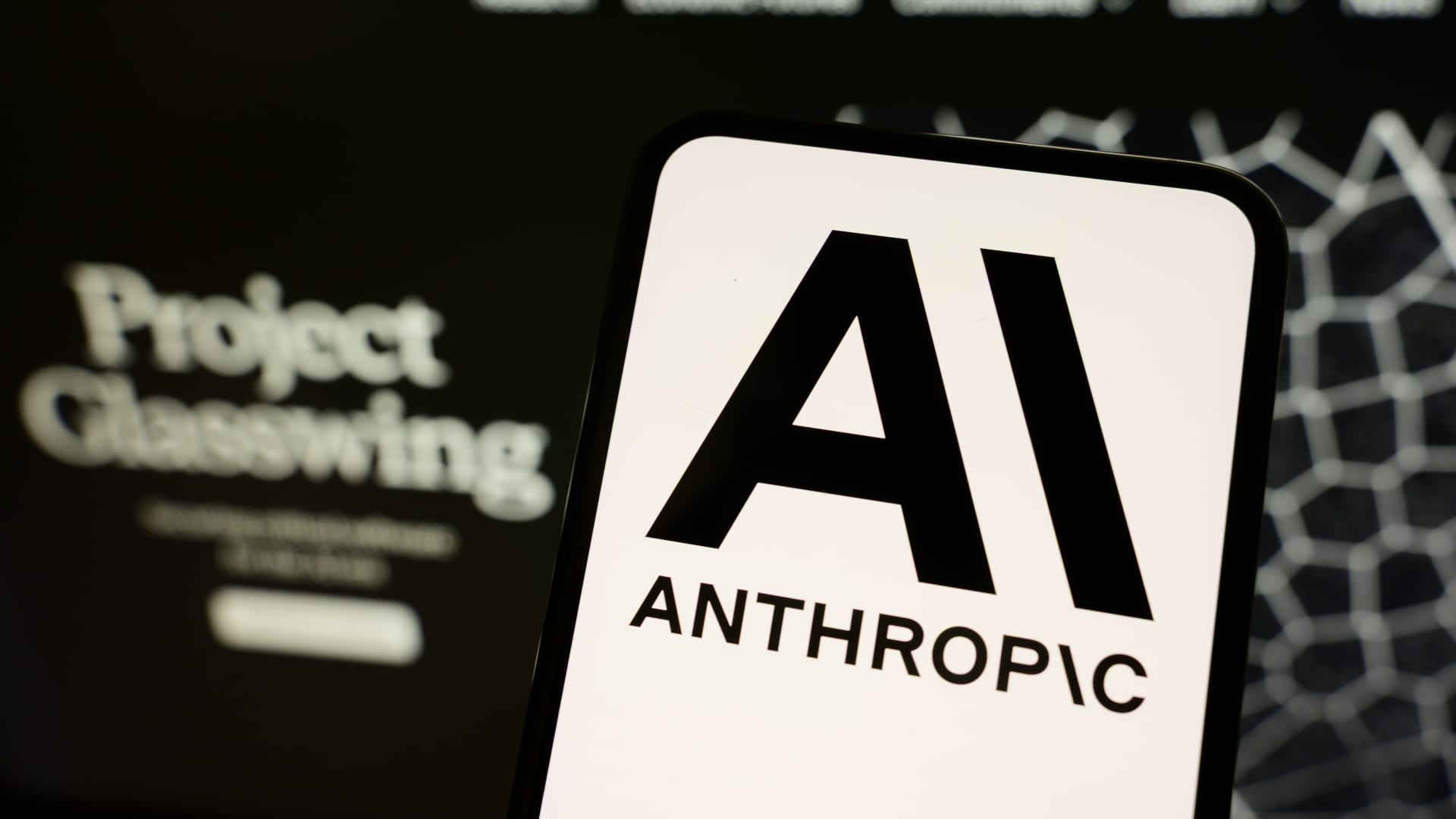 „Anthropic“ plečia biurą Londonui: 800 vietų ir aiški žinutė „OpenAI“ po jų įsikūrimo