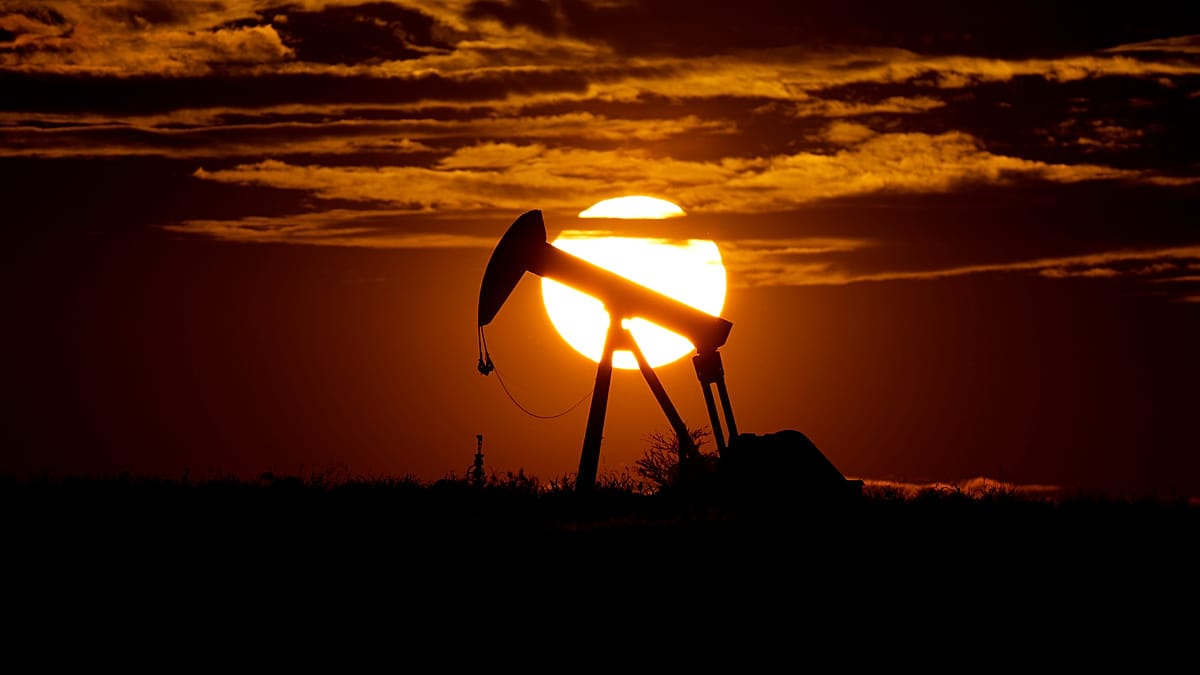 Iraną įsiūbavęs karas smogė Europai: nauji PMI rodo traukimąsi, brangsta energija