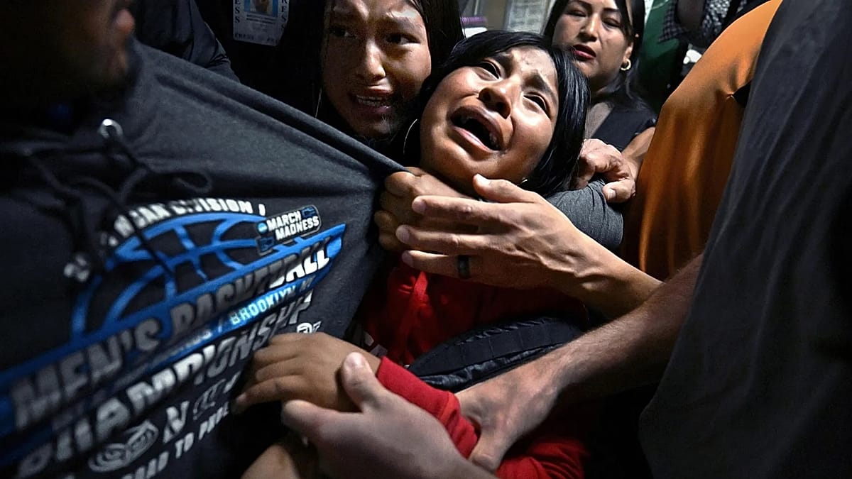 World Press Photo 2025 metų nuotrauka: tėvo sulaikymas JAV migracijos tarnybų akimis