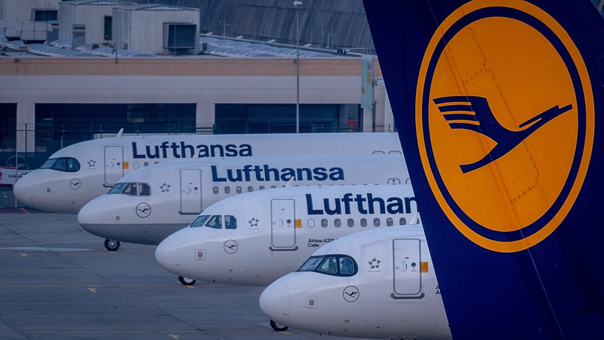 „Lufthansa“ užveria „CityLine“ duris: degalų kainos ir streikai verčia skubiai karpyti skrydžius