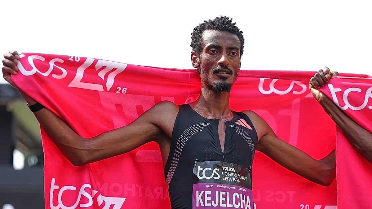 Yomifas Kejelcha Londono maratone pirmuoju bandymu įveikė 2 valandų ribą: kas nulėmė finišą