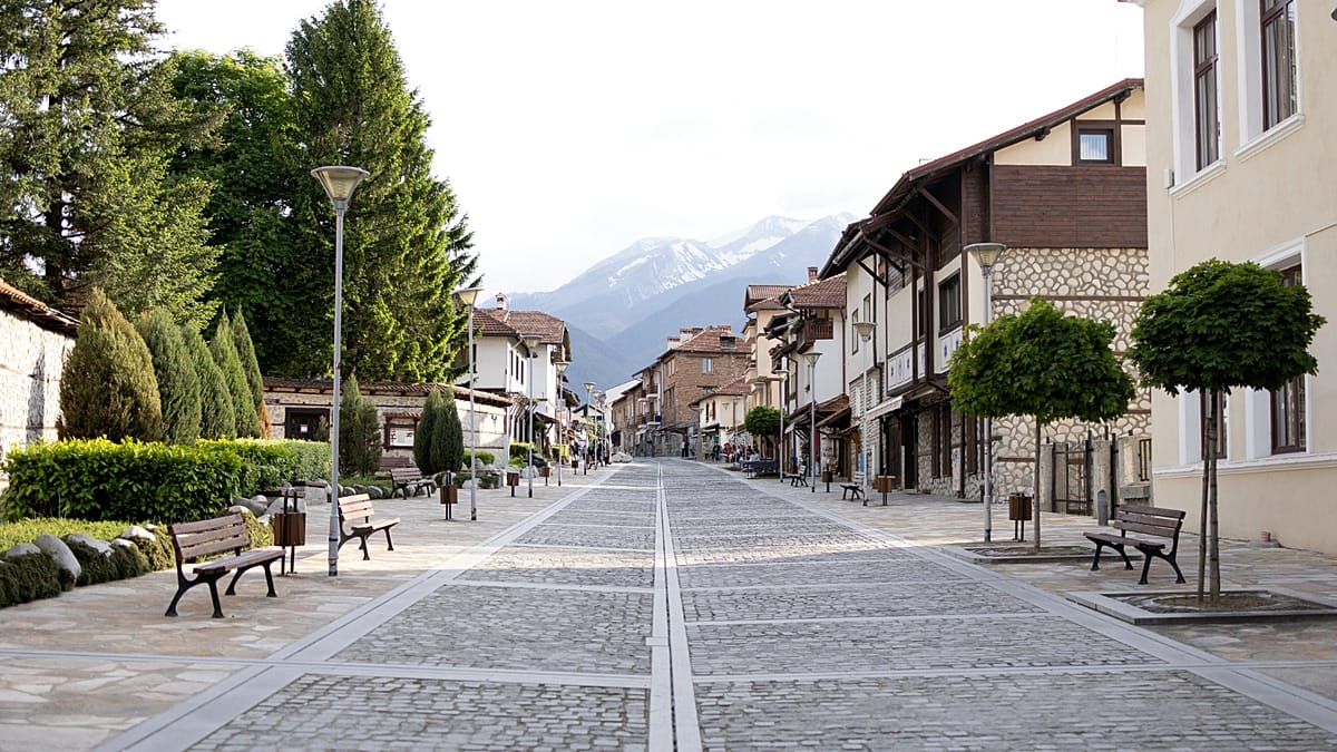 Bulgarijos Bansko rado naują aukso gyslą: slidės į šoną, darbas su vaizdu į kalnus