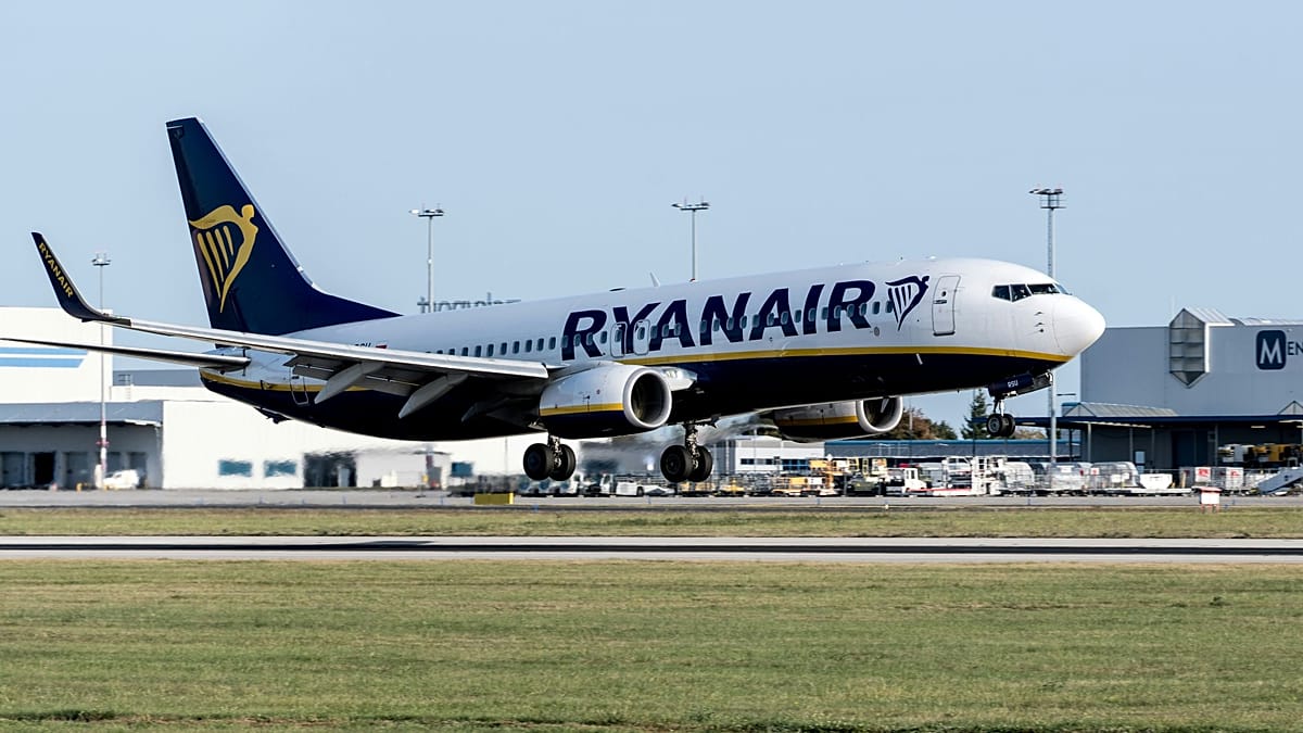 „Ryanair“ nuo lapkričio bag drop uždarys anksčiau: atvykusiems vėliau gali nebelikti laiko