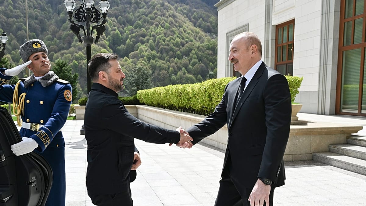 Zelenskis meta iššūkį Putinui: pasirengęs susitikti Azerbaidžane, bet su viena sąlyga