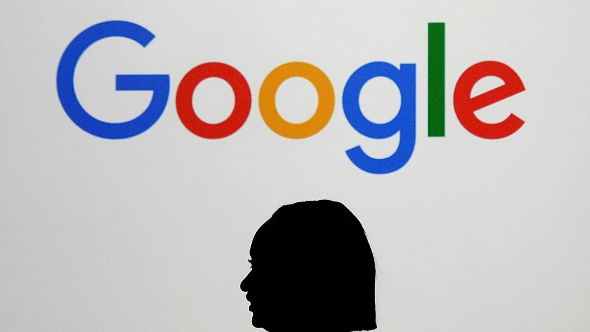 „Google“ motina „Alphabet“ šovė į viršų: pelnas augo 81 proc., bet DI lenktynės brangsta