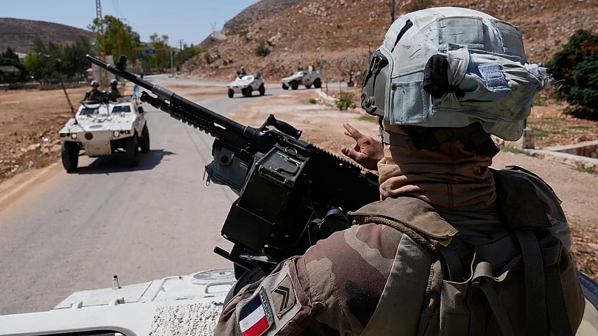 UNIFIL Libane: po pasalos mirė antras prancūzų taikdarys, Macronas kaltina „Hezbollah“