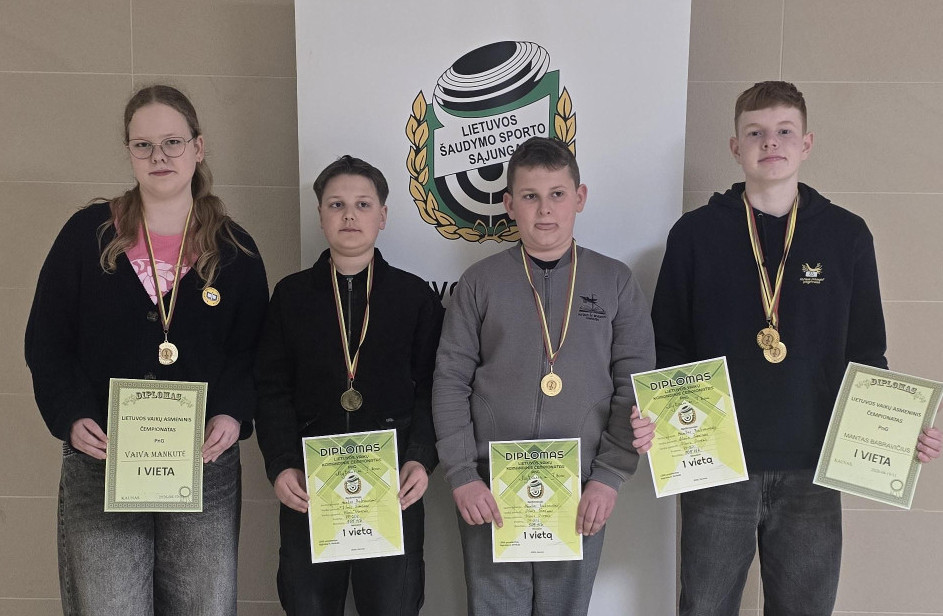Alytus šovė į viršų: jaunieji šauliai Kaune tapo čempionais ir skynė medalius