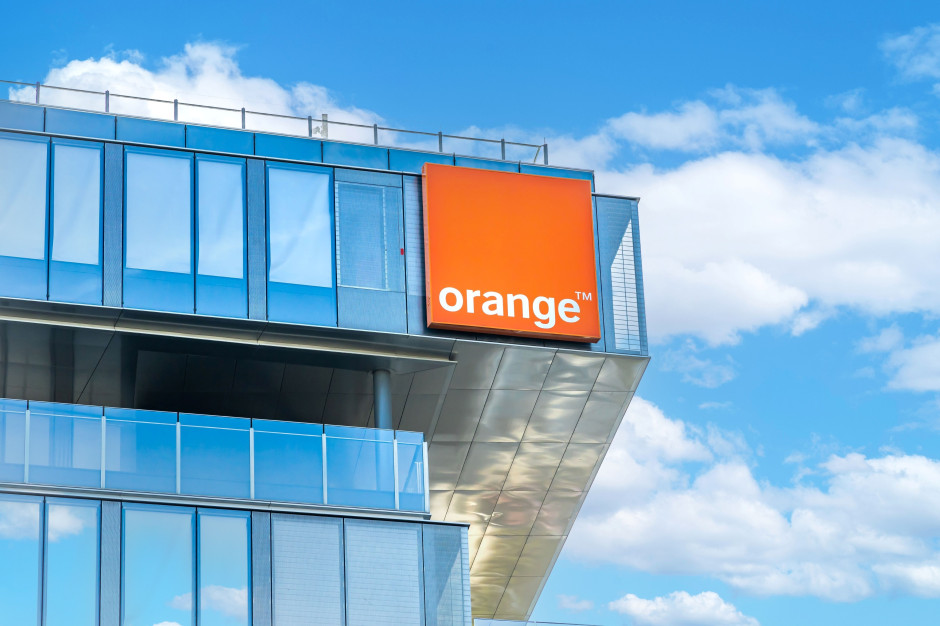 „Orange“ didina klientų bazę ir stato duomenų centrus: 2025 metais pajamos augo, pelnas krito
