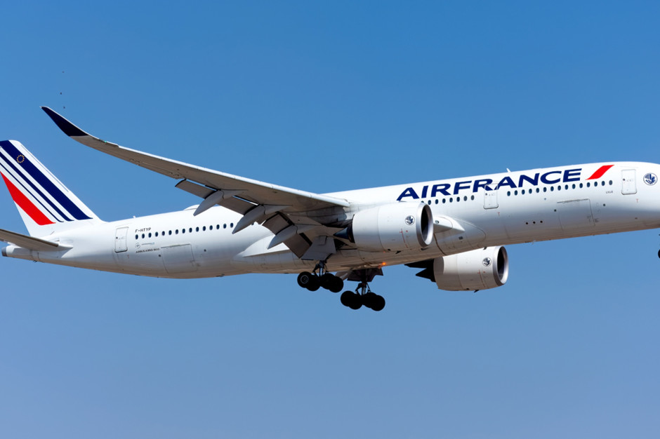 Brangstant aviaciniam kurui, „Air France-KLM“ ir kiti vežėjai kelia bilietų kainas: ko tikėtis