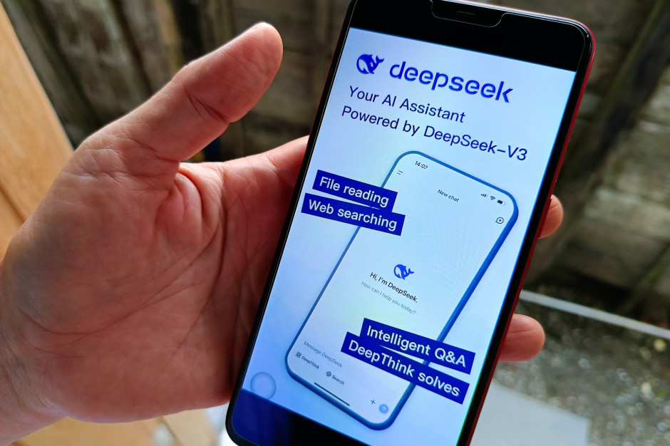 Baltieji rūmai kaltina Kiniją DI technologijų vagystėmis: taikiklyje modelių distiliavimas