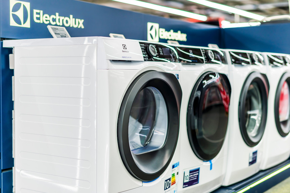 Electrolux skelbia 26 mln eurų nuostolį: smūgis JAV rinkoje ir 930 mln eurų sandoris su „Midea“