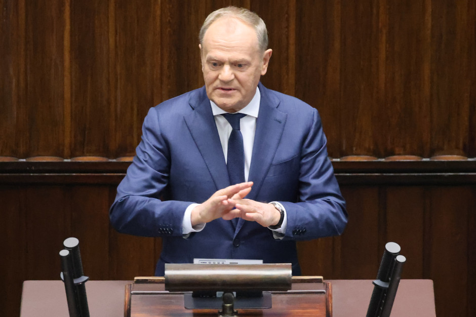 Lenkijoje siūlyta 540 eurų bazinė išmoka nuo 3 metų vietoj 800 plus: Seimo komisijos sprendimas