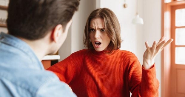 Psichologai įspėja: šios frazės dažnai išduoda emocijomis dangstomą argumentų stoką