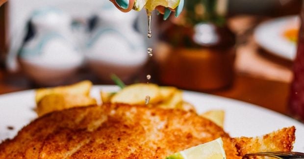 Traškus žuvies tešlos apvalkalas kaip restorane: vienas ingredientas viską pakeičia