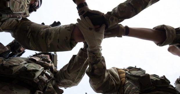 NATO pratyboms „Rhino Storm“: 1 400 britų karių į Europą perkelti civiliniu keltu