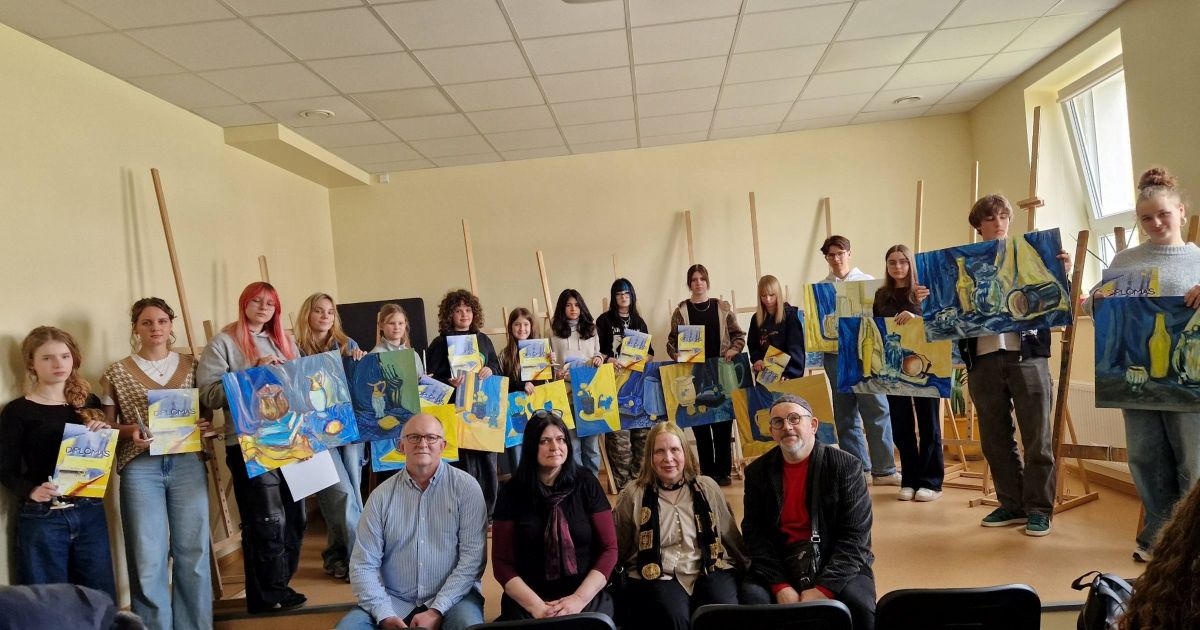 Mėlyna ir geltona sužibėjo Vilkaviškyje: paaiškėjo „Nutapysiu natiurmortą 2026“ nugalėtojai