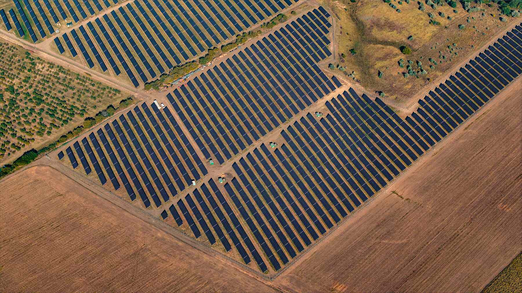 Prancūzijos saulės parkai stebina mokslininkus: 20 elektrinių keičia dirvožemio „kvėpavimą“