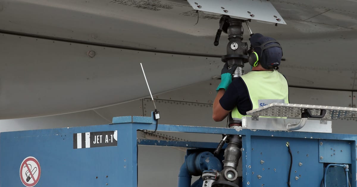 ES atkirta kalboms apie aviacijos kuro krizę: sako, tikroji situacija visai kita