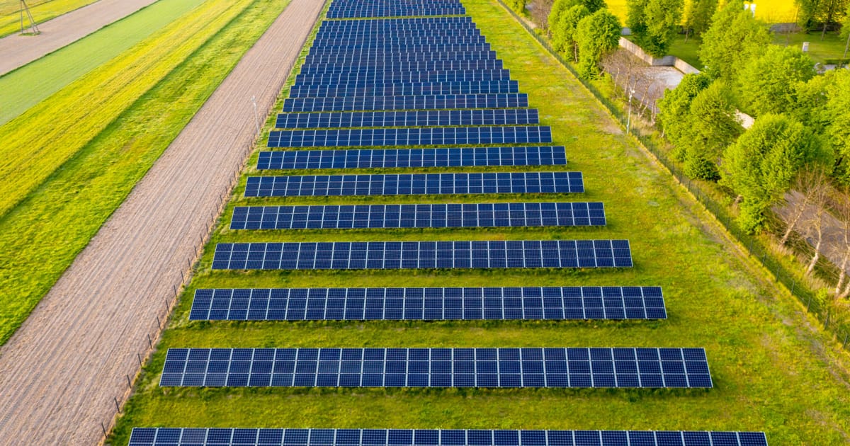 ES rengia mokesčių smūgį iškastiniam kurui: elektra pigiau, bet ar visos šalys sutiks?