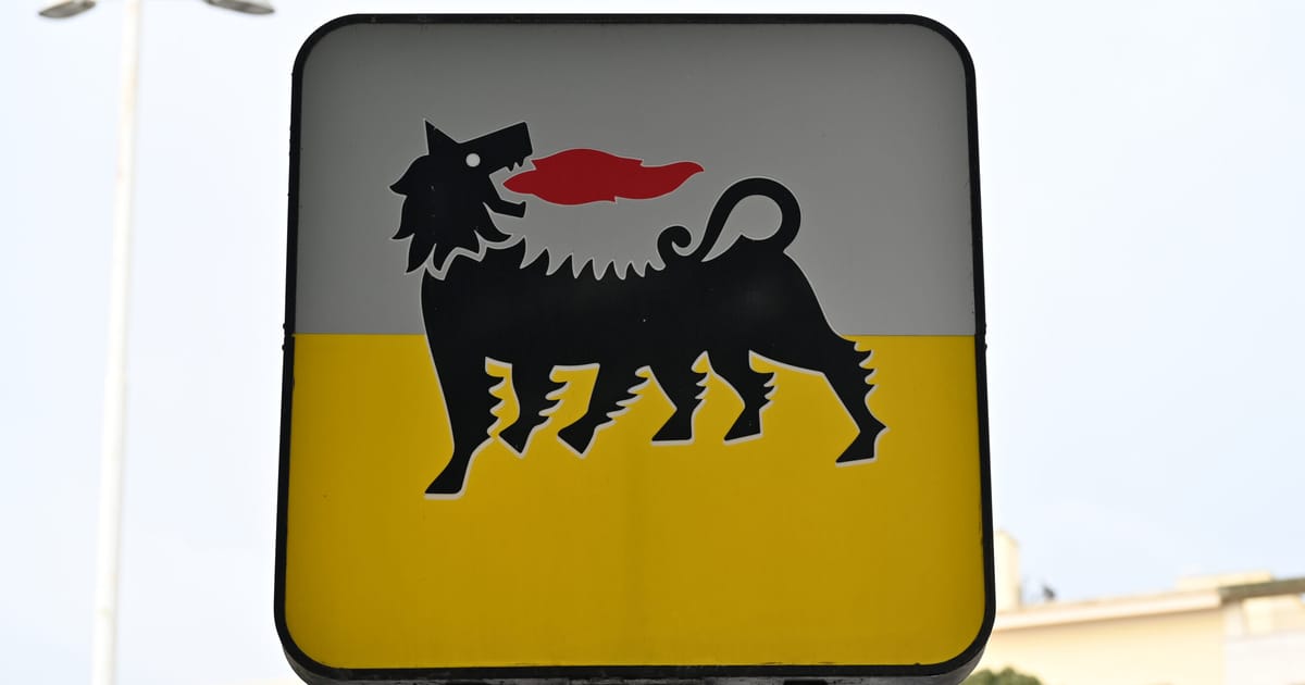 „Eni“ įkūrėjo giminaitis grasina teismu Meloni dėl milijardinio Mattei plano Afrikai