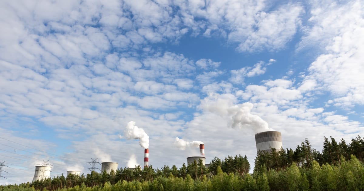 Briuselis smogė į ETS: keičiamos CO2 taisyklės, kad kainos nešoktų į neregėtas aukštumas