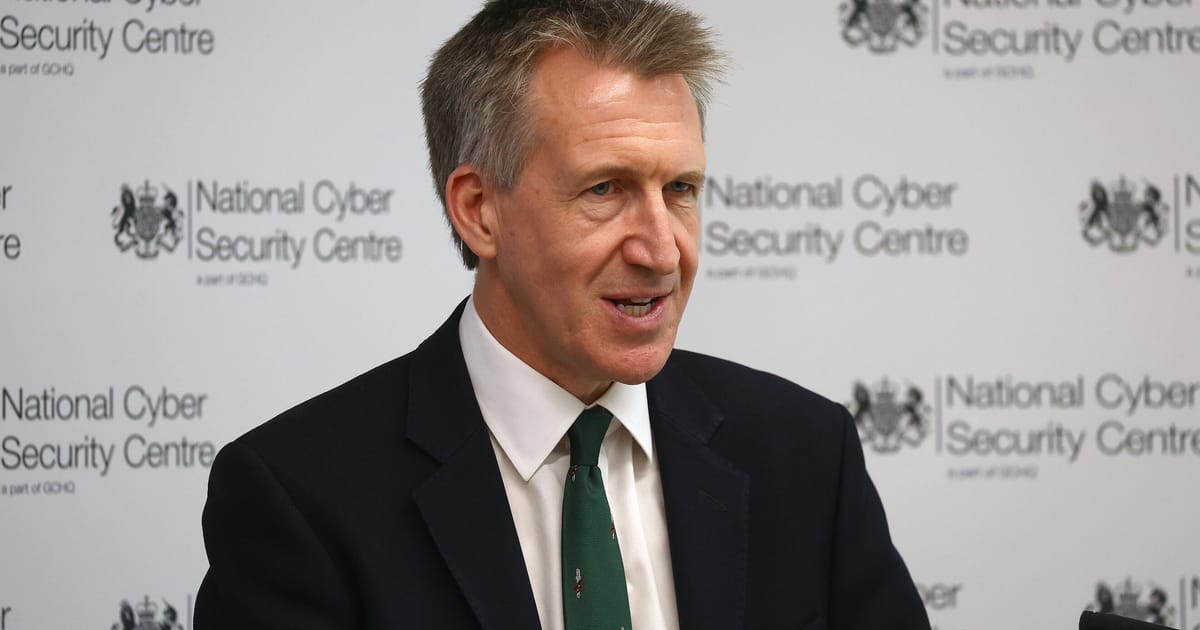 JK žvalgyba: apie 100 valstybių įsigijo šnipinėjimo programas, galinčias taikytis į Britanijos tinklus