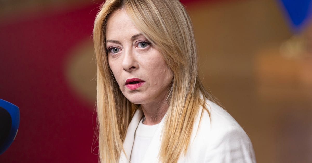 Meloni slapta skuba į Persijos įlanką: Italija siekia užsitikrinti naftą ir dujas karo fone