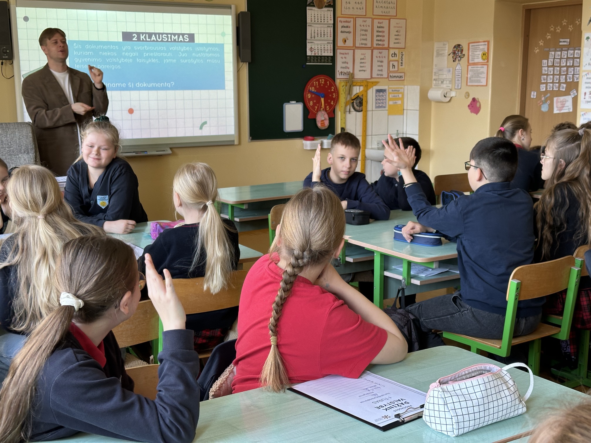 Valstybės pažinimo centro komanda Kybartų „Saulės“ progimnazijoje: protmūšiai ir dirbtuvės