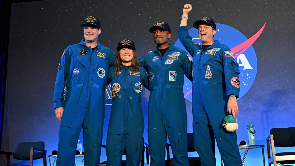 „NASA“ astronautai grįžo iš Mėnulio skrydžio: tai buvo šlovinga, bet viena akimirka išgąsdino